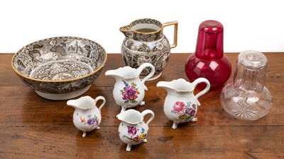 Lot 287 - A group of ceramics and glass