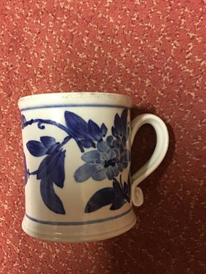 Lot 117 - A group of Chinese porcelain items to include...