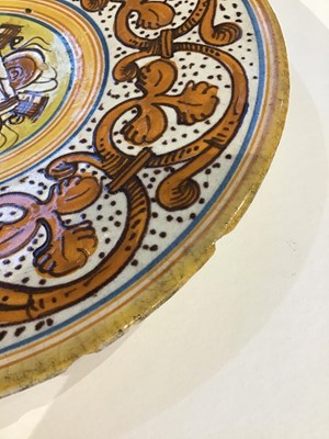 Lot 112 - An 18th century Italian maiolica tazza with...