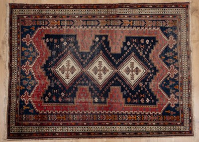 Lot 369 - A mid-20th century woollen hand-woven Hamadan-style rug