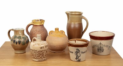 Lot Collection of pottery to include a confit...