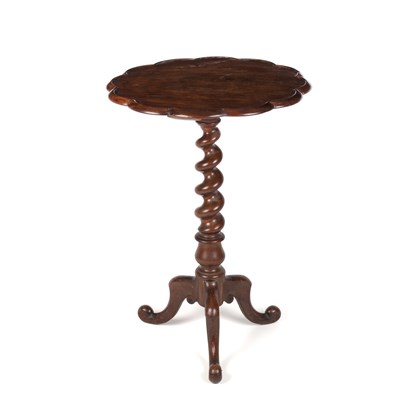 Lot 370 - A Victorian mahogany tripod table with a...