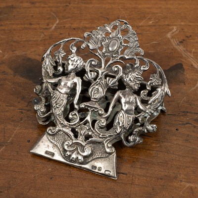 Lot 301 - A silver mounted magnifying glass by Charles & George Asprey c1894, together with a silver desk clip