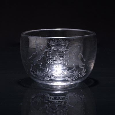 Lot Water glass bowl circa 1740, engraved with a...