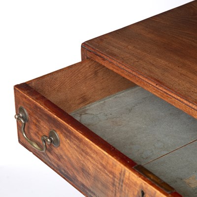 Lot 84 - A George III mahogany kneehole desk with a...