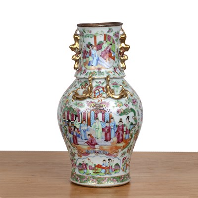 Lot 422 - Canton famille rose vase Chinese, 19th Century,...