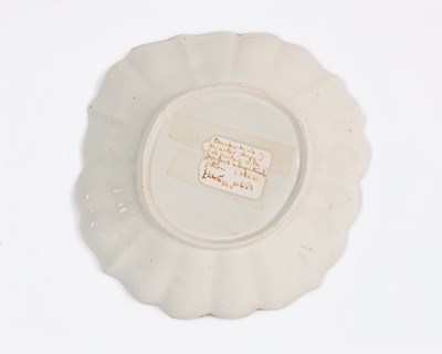 Lot 1364 - A 19th century Worcester 'Dragons in Compartments' pattern dish