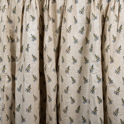 Lot 221 - A pair of silk-lined curtains