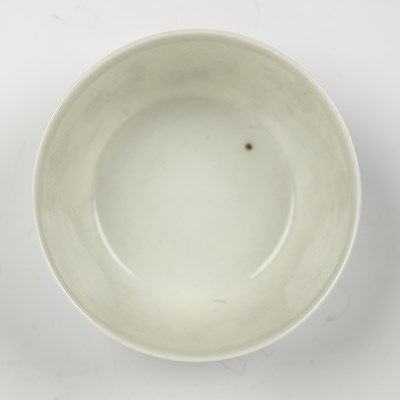 Lot 119 - Porcelain 'chicken' cup Chinese with Doucai...