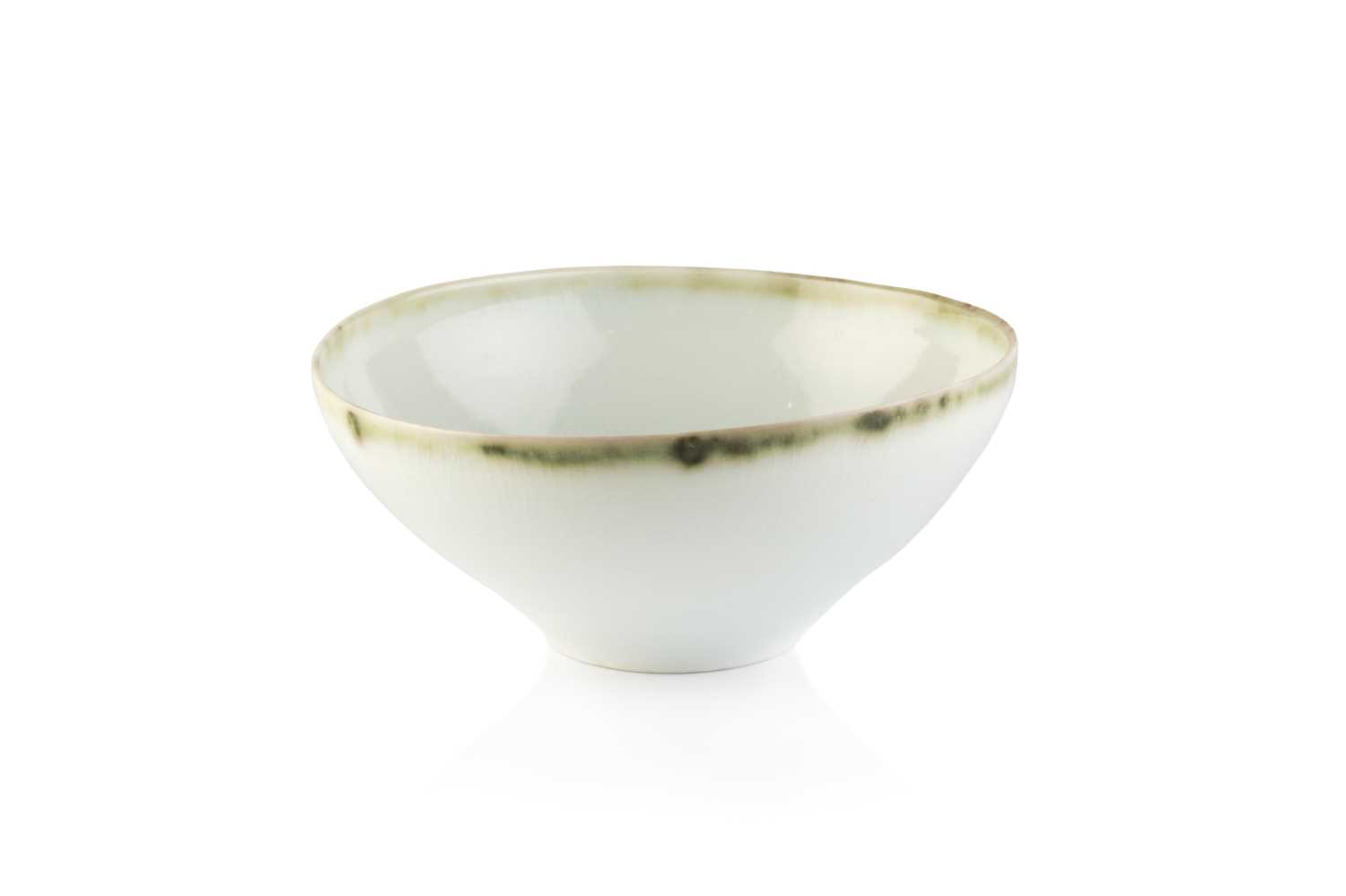 Lot 742 - Edmund de Waal (b.1964) Footed bowl porcelain,...
