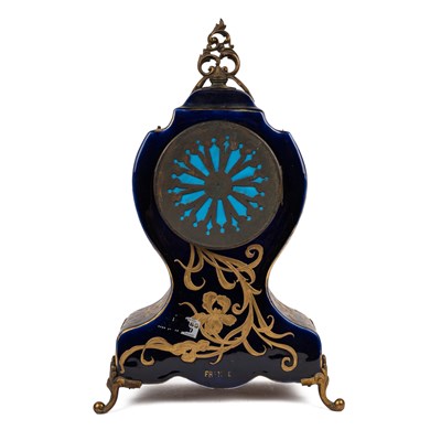 Lot 383 - A French Art Nouveau mantel clock