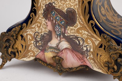 Lot 383 - A French Art Nouveau mantel clock