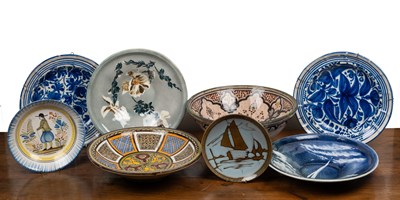 Lot 359 - A collection of ceramics