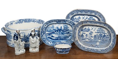 Lot 154 - A collection of blue and white ceramics