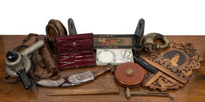 Lot 348 - A collection of miscellaneous items