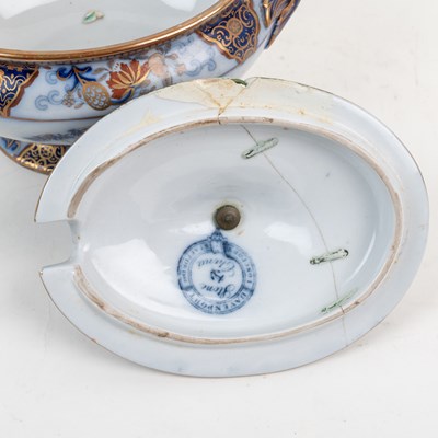 Lot 531 - An extensive Davenport dinner service