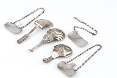 Lot 406 - A George III silver caddy spoon, with...