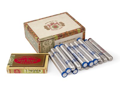 Lot 83 - A collection of cigars to include 14 Punch...