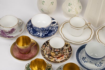 Lot 427 - A collection of English and Continental porcelain