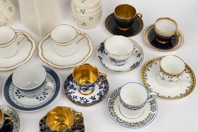 Lot 427 - A collection of English and Continental porcelain