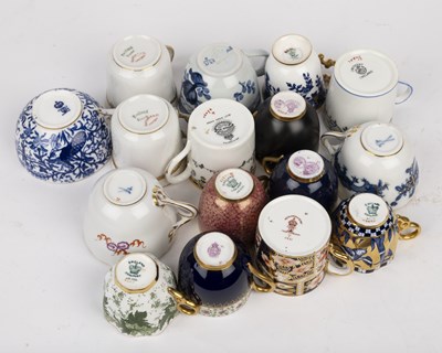 Lot 427 - A collection of English and Continental porcelain