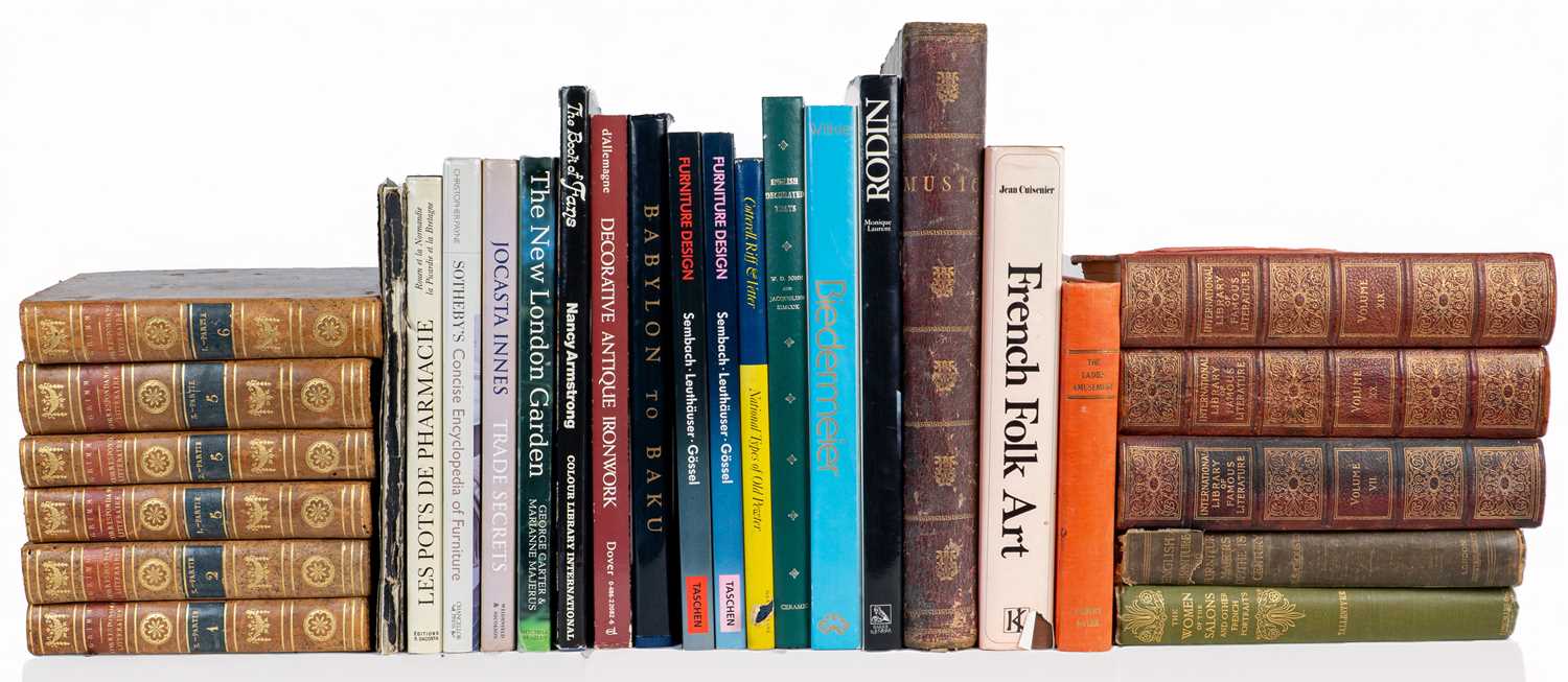 Lot 536 - A collection of art and antiques interest books