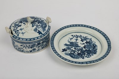 Lot 1321 - An 18th century Worcester butter dish, cover, and stand