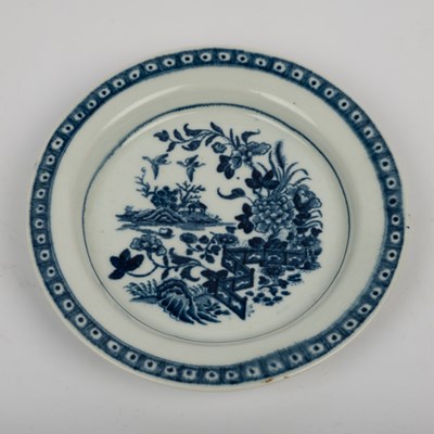 Lot 1321 - An 18th century Worcester butter dish, cover, and stand