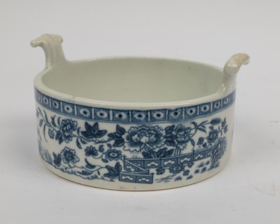 Lot 1321 - An 18th century Worcester butter dish, cover, and stand