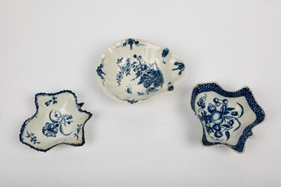 Lot 1326 - A group of five Worcester blue and white porcelain pickle dishes