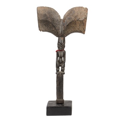 Lot 213 - A late 19th/early 20th century Yorubu god of...