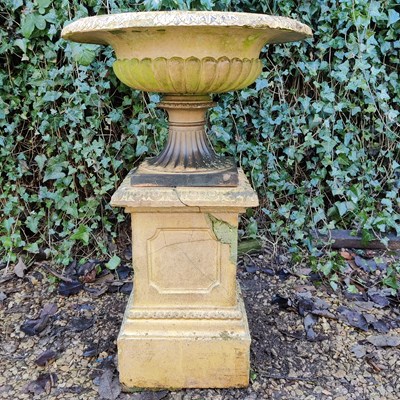 Lot 1562 - A Victorian urn on plinth base