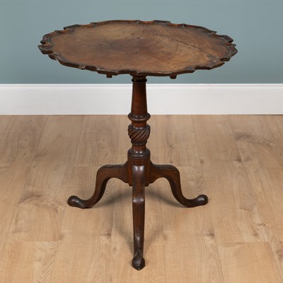 Lot 564 - Two pie crust tilt-top occasional tables