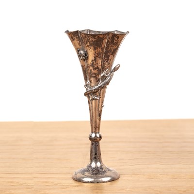 Lot 154 - Zeewo (Shanghai) silver/white metal posy or...