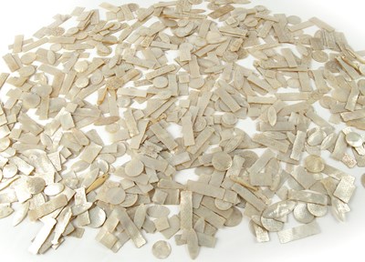Lot 92 - A large collection of Chinese mother of pearl...