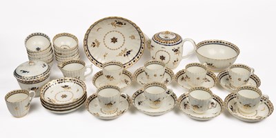 Lot 1374 - A late 18th century Caughley tea and coffee set