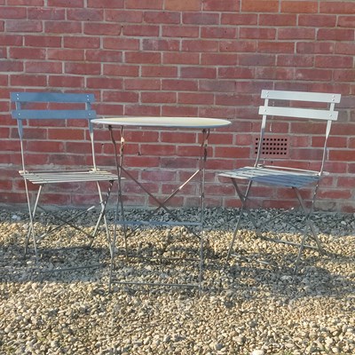 Lot 1480 - An aluminium cafe set
