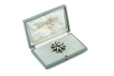 Lot 126 - A late 19th/early 20th century diamond star,...