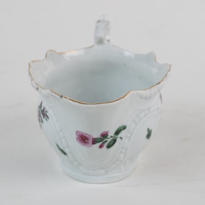 Lot 1373 - An 18th century Liverpool, Phillip Christian, porcelain butter boat