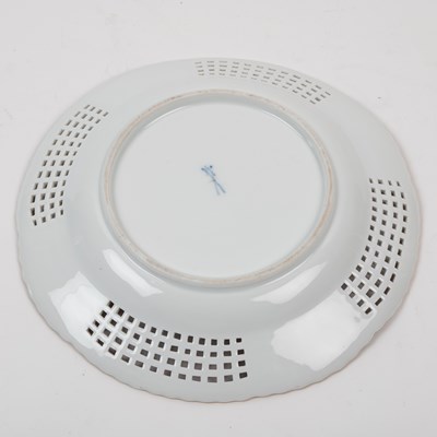 Lot 1369 - An antique Meissen plate
