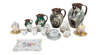 Lot 357 - A collection of ceramics