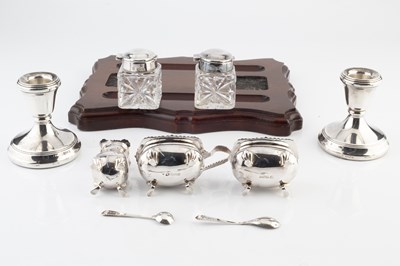 Lot 581 - A silver three piece cruet set, Sheffield 1987,...