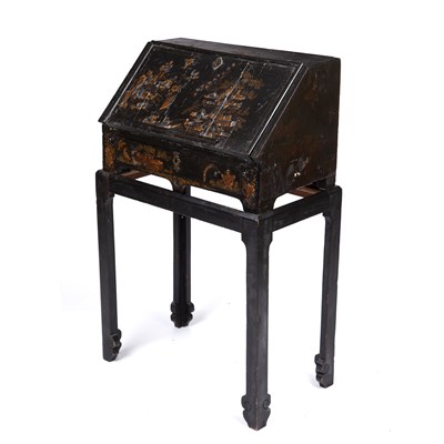 Lot 26 - A Regency chinoiserie lacquered bureau of...