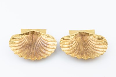 Lot 425 - A pair of George V 18ct gold dishes, of...