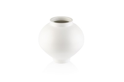 Lot 601 - JaeJun Lee (b.1987) Vase with white glaze...