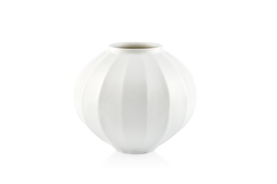 Lot 602 - JaeJun Lee (b.1987) Vase with white glaze and...