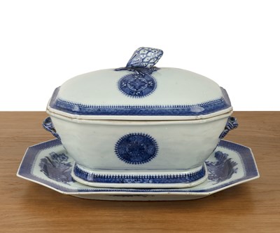 Lot 27 - Blue and white tureen with cover and base...