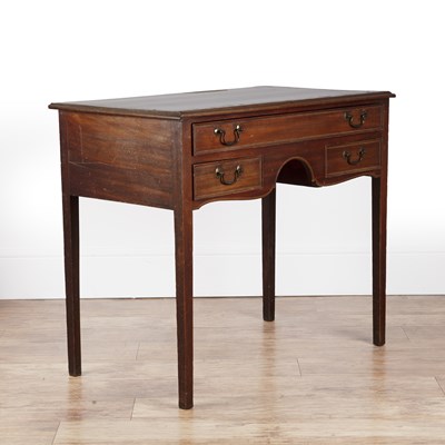 Lot 26 - Mahogany and satinwood crossbanded dressing...