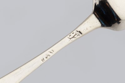 Lot 446 - A mid Victorian silver thimble case, of shaped...