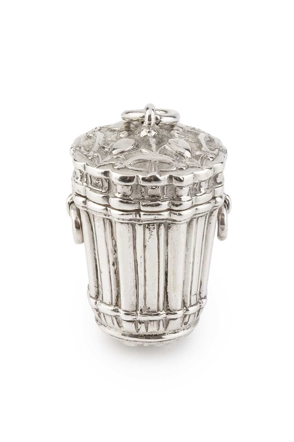 Lot 446 - A mid Victorian silver thimble case, of shaped...
